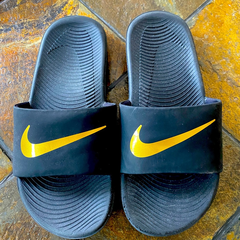 Nike Kawa Slides sz 2Y